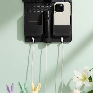 Stazione di ricarica da parete stampata in 3D: doppio organizer per telefono, orologio e telecomando