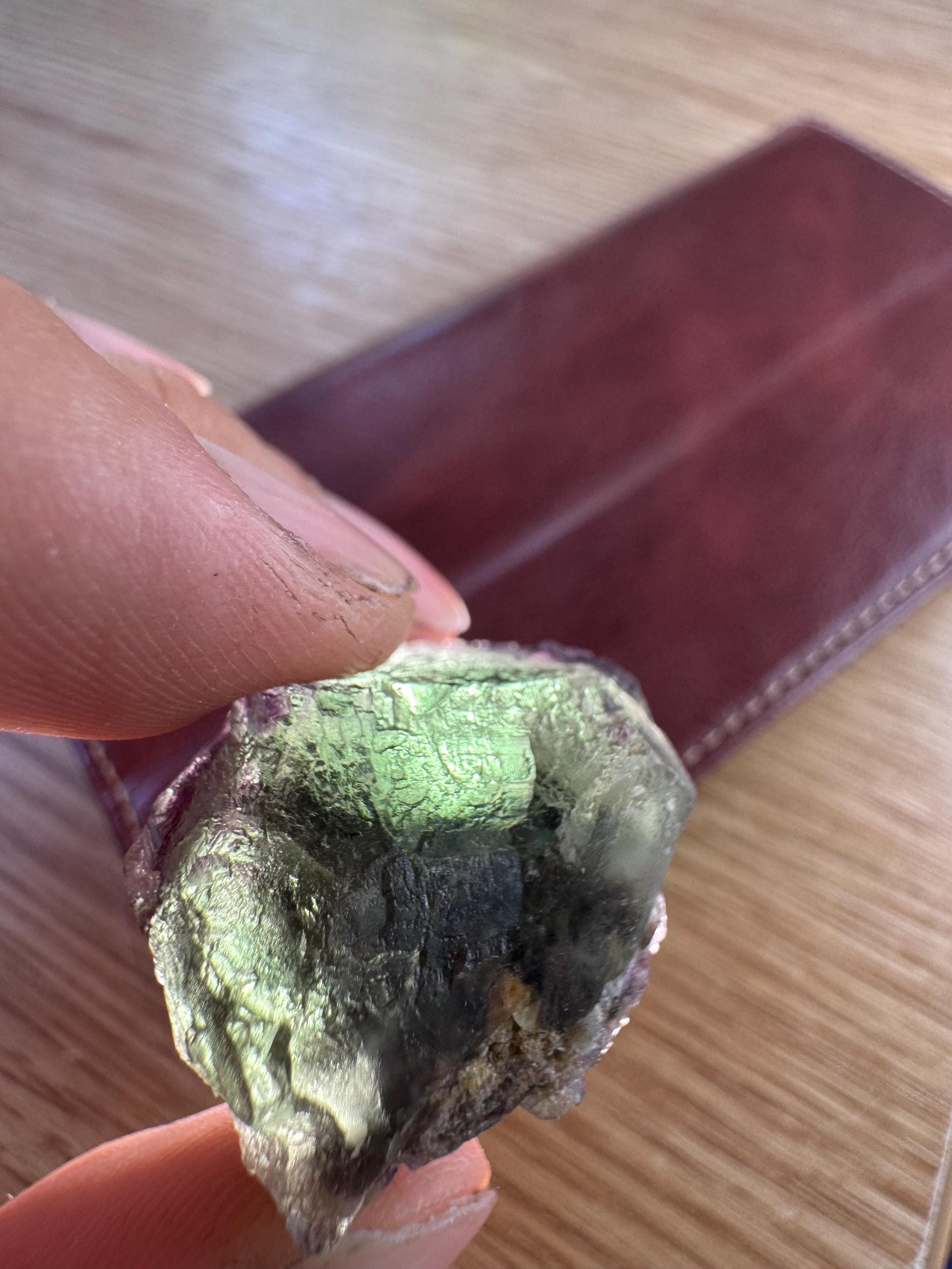 天然グリーンフローライト結晶クラスター – 26g | オコルス鉱山