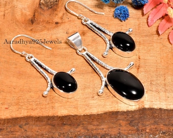 Conjunto de joyas de plata de ley con ónix negro: delicados pendientes y colgante hechos a mano.