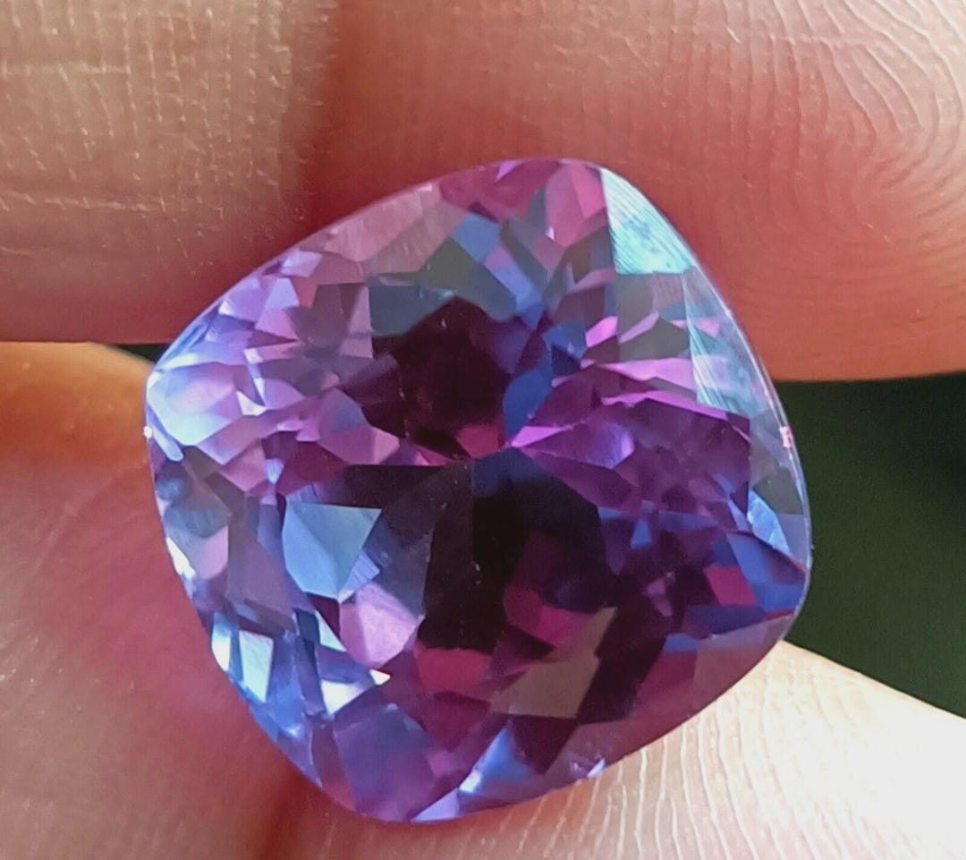 8.4 Ct Brazilian Bi-color Color Change Alexandrite Cushion Cut Stone ...