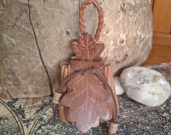Bolsa de cuero hecha a mano con diseño de hojas de roble: bolso de cinturón druídico medieval renacentista