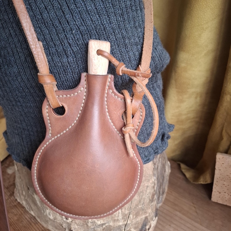 Handmade 300ml Leather Pilgrim Flask, Medieval Canteen, Hand Stitched Water Bottle, Historical Reenactment Gear image 2