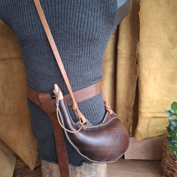 Handmade Viking Leather Canteen, Medieval Water Bottle, Historical Leather Flask, Hand Stitched Reenactment Gear