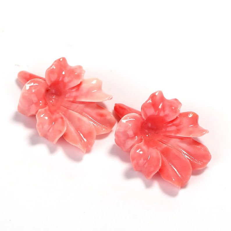 H7124 5.2g Pink Conch Shell Carved Flowers Earrings,33x25x9mm
