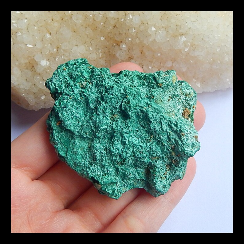 Mineral Specimen,Malachite Gemstone Cabochon,Nugget Malachite Wholesale can drill the hole 59x51x18mm,52.4g y0081