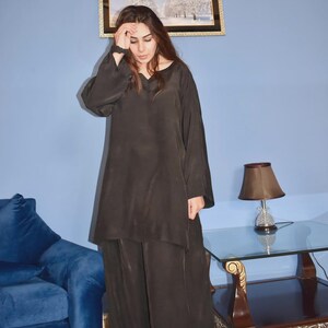 Rohe Seide oder Shamose Seide Farshi Shalwar Kameez: Indisch Pakistanisches Outfit mit Organza Dupatta Bild 12