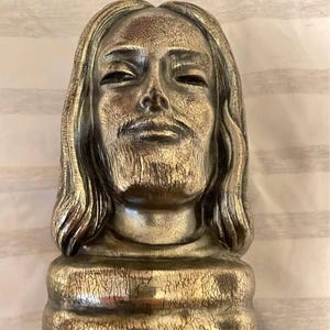 Vintage Jesus of Nazareth Bust Sculpture, Religious Cast Metal Head Figurine, Bronze-Tone Christian Art, Antique Faith Décor, Rustic Altar
