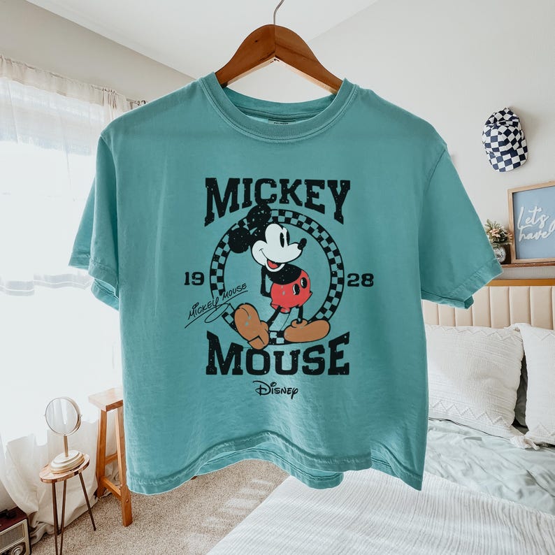 disneyland vacation crop tee