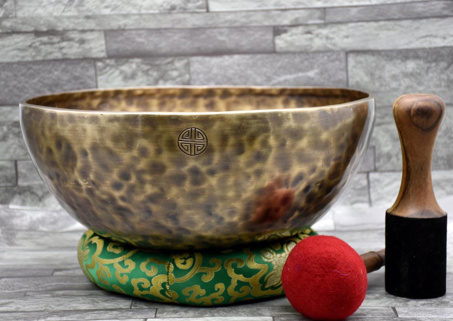 【フルムーン】 特大・カービング シンギングボウル 特大フルムーンシンギングボウル：チベットサウンドセラピー