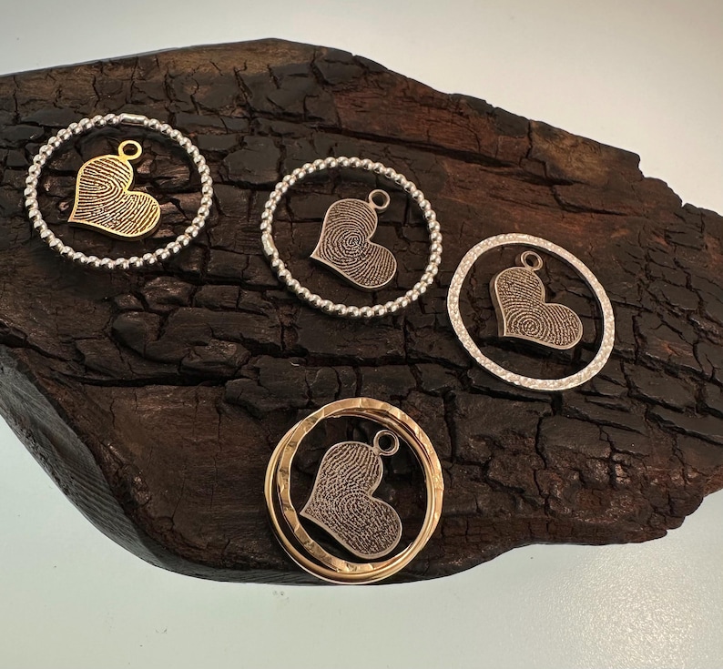 Colgante de huella dactilar en forma de corazón con halo • Delicado dije de huella dactilar • Joyería con huellas dactilares de seres queridos • Regalos conmemorativos • Regalo para mamá • imagen 10