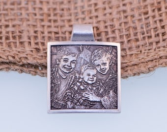 Custom Engraved 3D Photo Pendant