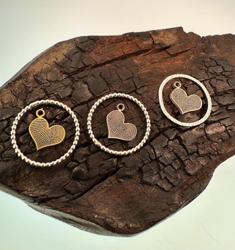 Colgante de huella dactilar en forma de corazón con halo • Delicado dije de huella dactilar • Joyería con huellas dactilares de seres queridos • Regalos conmemorativos • Regalo para mamá • imagen 11