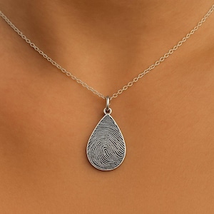 Teardrop Fingerprint Necklace • Dainty Fingerprint Pendant • Loved One&#39;s Fingerprints Jewelry • Memorial Gifts • Mother&#39;s Gift •