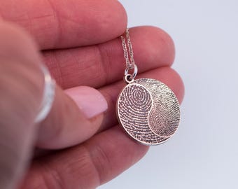 Yin Yang Round Fingerprint Pendant • YINYANG Fingerprint Pendant • Loved One's Fingerprints Jewelry • Romantic Gifts • His & Hers Gift •