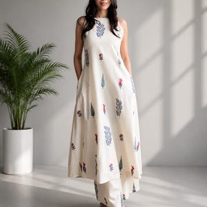 a line indo western dress Women this ensemble balances tradition Long Gowns Asymmetrical Neckline Satin Prom Size:36 X Small