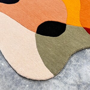 Large Hand Tufted Rug – Contemporary Rust Beige Abstract Design Carpet
Modern Luxury Rug – Rust, Beige & Red Hand Tufted Home Decor Rug