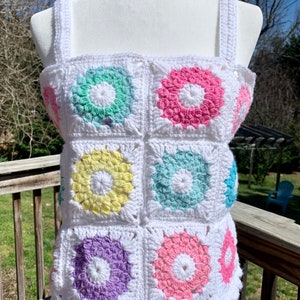 Super sweet Colorful Circles crochet summer tank top size M
