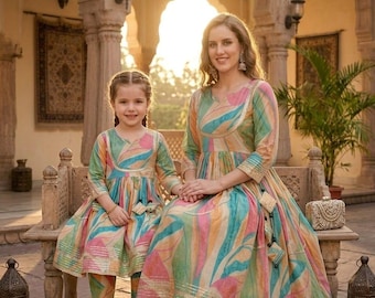 Conjunto de kurta Anarkali de algodón con estampado de hojas para madre e hija