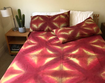 King duvet cover, Tie dye bedding, Home Decor, Bedroom makeover,  Red and Gold Sheets, 3 piece king duvet set, Sustainable cotton