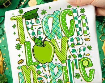 Teach Love Inspire PNG St. Patrick's Day Leraar Potloodstrik Coquette Penseelstreek School Lucky Digital Shamrock Pot Gold Preppy Life Iers