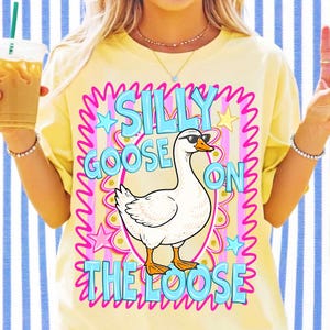 Fånig gås på lös PNG, sublimeringsdesign med söta bondgårdsdjur, rolig gåsskjorta PNG, flickigt boutique-clipart för barn-T-shirts bild 3