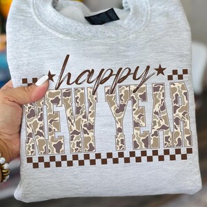 Trendy 2026 Camo PNG Design, Distressed Retro Style for Festive Apparel, Hello 2026 Pink Preppy Graphic with Hunting Elements image 3