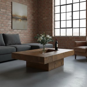 Table basse en bois massif faite à la main. Design rustique et moderne pour salon. Couleur et taille personnalisables.