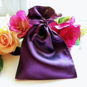Sac à cordon en satin aubergine violet violet, 2 x 1,5, 3 x 2,75, 4 x 4,5 ou 5 x 6 po. Rangement bijoux cadeau cadeau de mariage pochette de protection chapelet