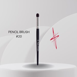 Felix Stein No. 20 Eyeshadow Brush: Blue Squirrel Hair, Birch Handle