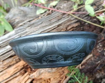 Handmade  Pottery Bowl with Lid, Ukrainian Black Smoked Dinnerware, Unique Decorative Piece with Traditional Ornament, Housewarming Gift