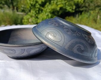 Handmade  Pottery Bowl with Lid, Ukrainian Black Smoked Dinnerware, Unique Decorative Piece with Traditional Ornament, Housewarming Gift