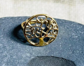 Anello in ottone dorato con albero della vita – simbolo spirituale traforato