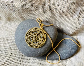 Vergoldete Sri Yantra Anhänger Halskette | Heilige Geometrie Schmuck