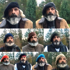 Può includere: Un collage di immagini che presenta una persona con diversi baschi colorati. I baschi sono di vari colori, tra cui nero, marrone, verde, rosso, blu e beige. La persona ha una lunga barba bianca e indossa una giacca e una sciarpa.