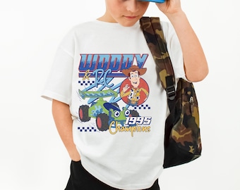 Disney pixar toy story woody buzz rex hamm PNG, pizza planet youve got a friend in me PNG, disneyland magic kingdom trip shirt design