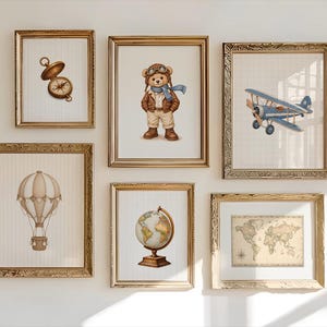 Decorazione murale per la cameretta del piccolo esploratore, con aereo vintage e orso, mappa del mondo e grafica digitale stampabile.
