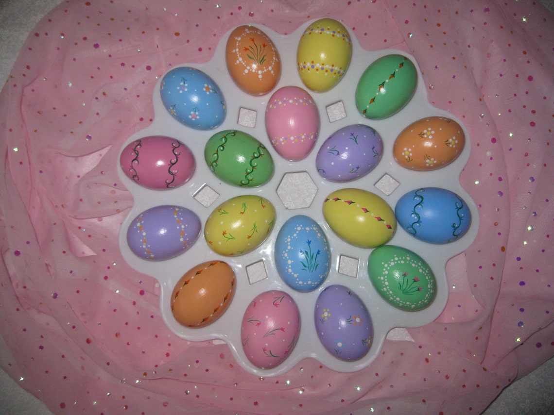 Pâques 2024 Un œuf de Pâques en céramique peint à la main Etsy France