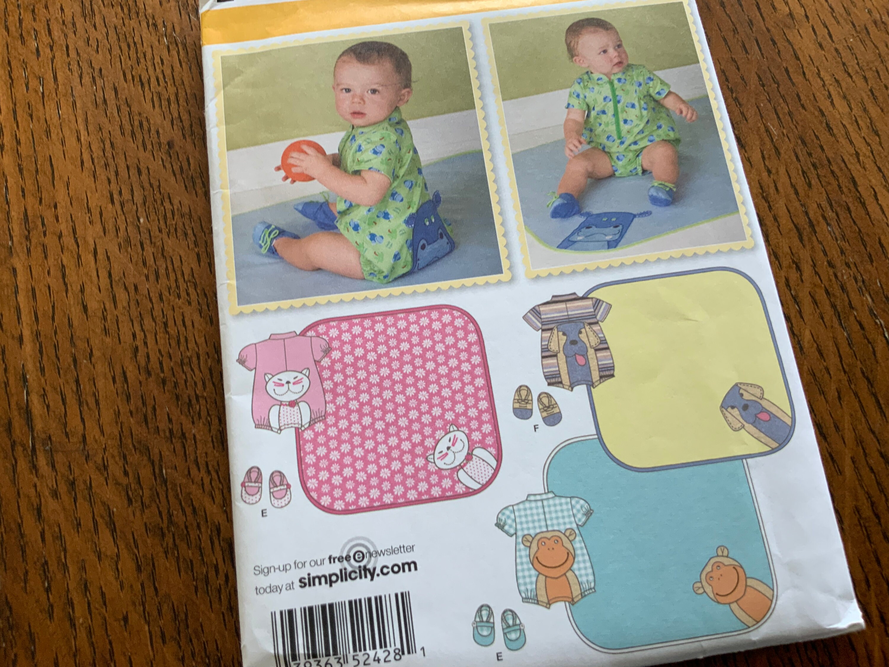  childrenページ Simplicity 2428, Baby Pattern, Uncut XXS 7lbs. to L 24lbs., Romper
