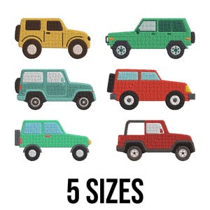 Puede incluir: Imagen con seis diseños bordados de jeeps en varios colores: amarillo, verde, turquesa y rojo. Cada jeep tiene neumáticos negros y una rueda de repuesto en la parte trasera. El texto "5 SIZES" se muestra debajo.