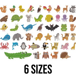 Op de afbeelding: Een verzameling kleurrijke cartoon dieren illustraties, waaronder een eekhoorn, eend, papegaai, haan, hert, wasbeer en meer. De tekst "6 MATEN" wordt in een vetgedrukte, zwarte lettertype onderaan de afbeelding weergegeven.