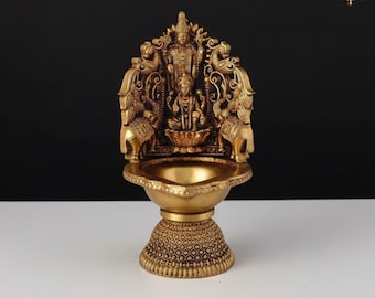 Lámpara de aceite Lakshmi Venkateswara Diya / Shankh Chakra de latón (5,1 pulgadas)