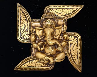 Mosiężna zawieszka ścienna z motywem swastyki Ganesha | Hinduistyczny wystrój wnętrz, sztuka Vastu