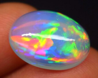 Ethiopische opaal edelsteen: 7,6 crt losse natuurlijke multi vuuropaal cabochon