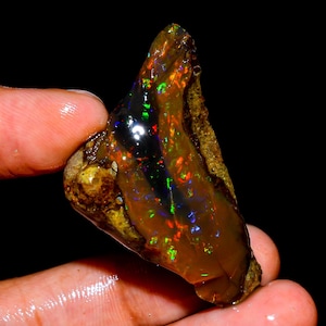 Welo Fire Ethiopian Opal Rough Gemstone: Natural Oil Stone, 37 Ct