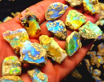 Ethiopische opaal ruw lot: ruwe ongeslepen kristallen (ongeveer 10-30 mm)