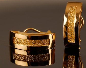 Collection Arches Earrings. Beautiful earrings in 18K gold. Fine filigree craftwork. Bridal earrings. Jewelry set. Made in Salamanca. Spain.