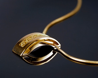 Gorgeous Pendant and chain of the Arches Collection. Delicate filigree work. 18K gold. Jewelry Handmade. Jewelry set. Luis Méndez Artesanos.