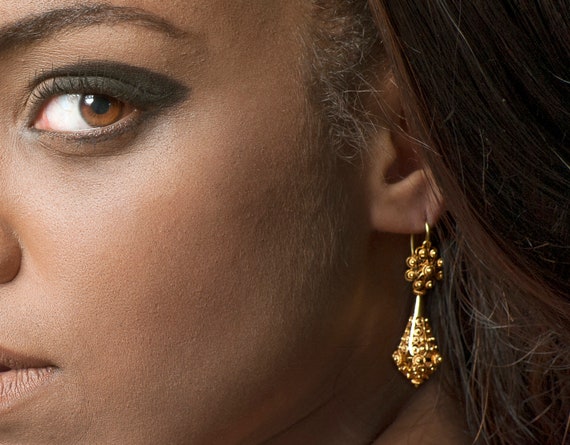 Exclusive 18K Gold Earrings Handmade. Shaped pear Earrings Worked
