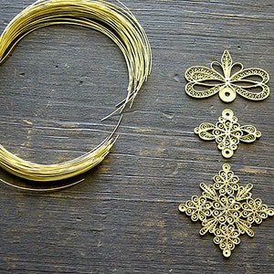 Filigree Cross Pendant. Cross in 18K Yellow Gold and Seed Pearls. Classic and unique jewel. Handmade pendant. Luis Méndez Artesanos. Spain. image 3