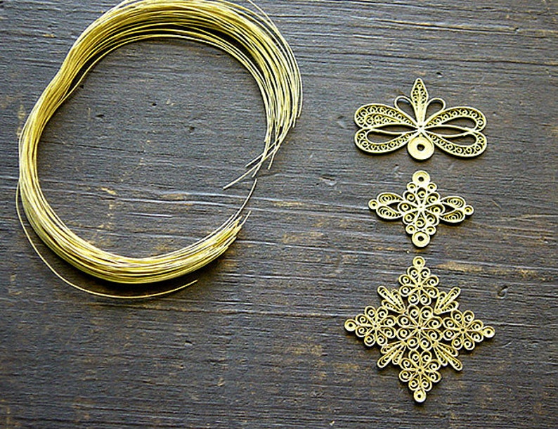 Filigree Cross Pendant. Cross in 18K Yellow Gold and Seed Pearls. Classic and unique jewel. Handmade pendant. Luis Méndez Artesanos. Spain. image 3